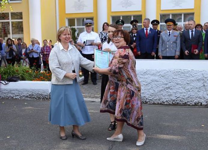 Награды и подарки из рук помощника полпреда Сергея Валенкова