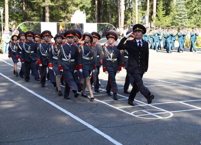 Награды и подарки из рук помощника полпреда Сергея Валенкова