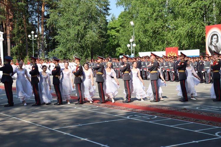 В добрый путь во взрослую жизнь — шагом марш!