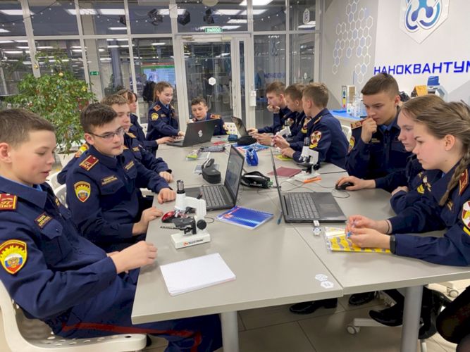Первые шаги в освоении био- и космомиров