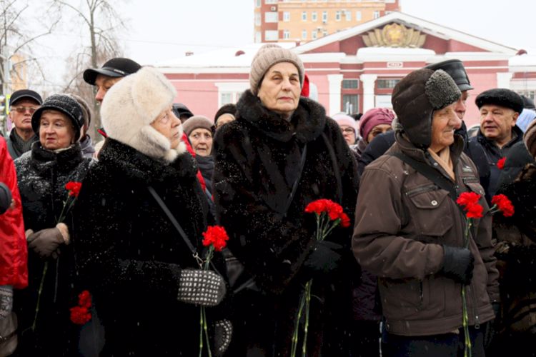 «ПОДВИГУ ТВОЕМУ, ЛЕНИНГРАД!»