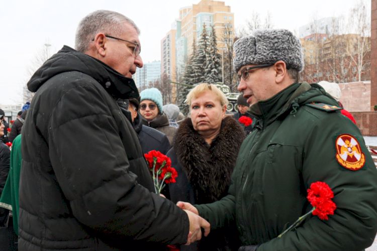 «ПОДВИГУ ТВОЕМУ, ЛЕНИНГРАД!»