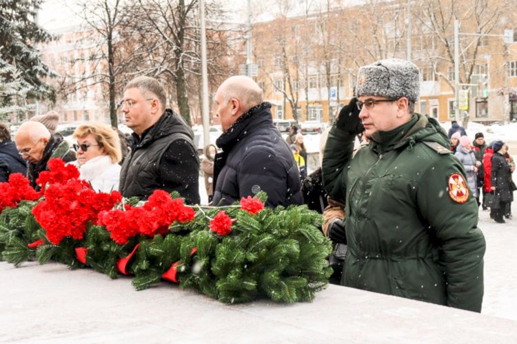 «ПОДВИГУ ТВОЕМУ, ЛЕНИНГРАД!»