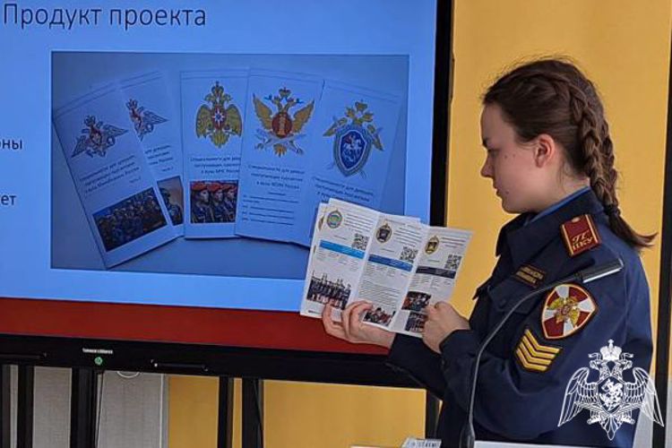 Девушки тоже готовы служить Отечеству