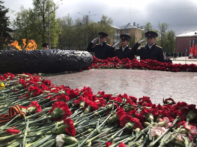 «ПАМЯТИ ПАВШИХ БУДУ ДОСТОИН»