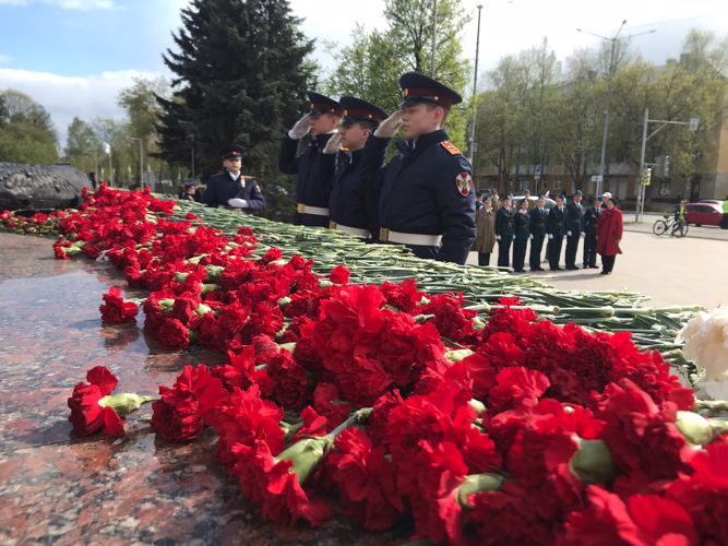 «ПАМЯТИ ПАВШИХ БУДУ ДОСТОИН»