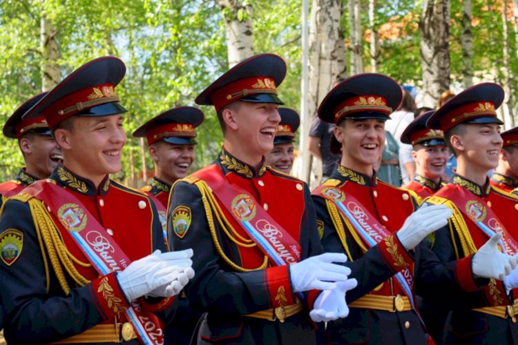 «И новый урок готовит нам жизнь впереди»