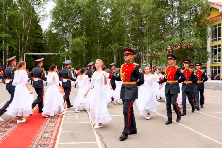 «А лучшее, конечно, впереди!»