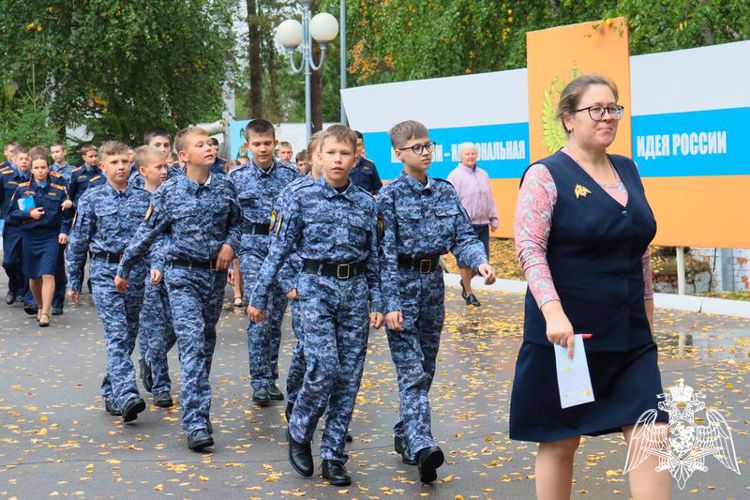 КАДЕТСКОЕ УЧИЛИЩЕ ОТРАБОТАЛО ПРАВИЛА ПОВЕДЕНИЯ В ЭКСТРЕННЫХ СЛУЧАЯХ