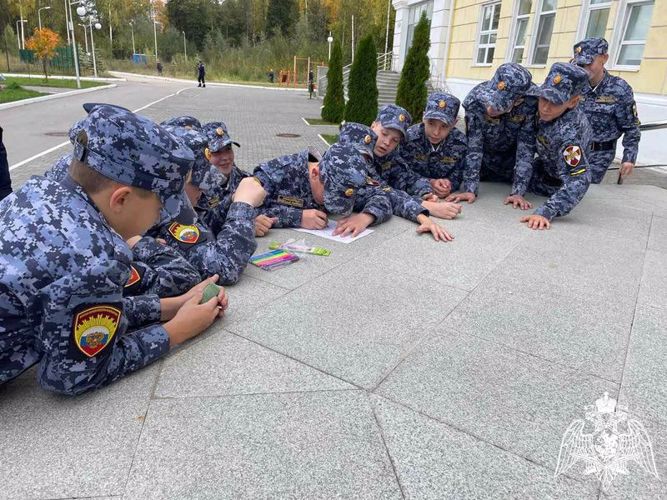 От старших — младшим
