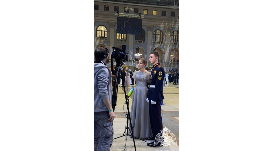 «ВЧЕРА НА ЧУДНОМ, СВЕТЛОМ БАЛЕ…»