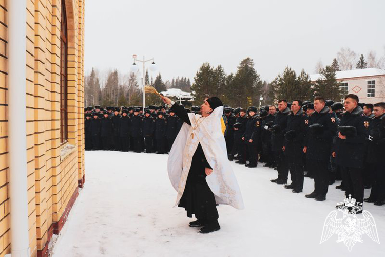 С КРЕЩЕНИЕМ! МИРА И ДОБРА!