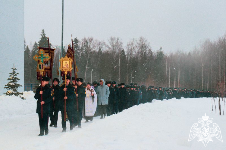 С КРЕЩЕНИЕМ! МИРА И ДОБРА!