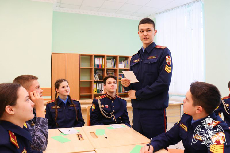 В ОЖИДАНИИ БАЛА