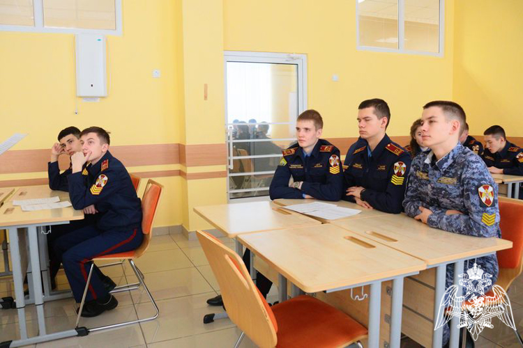 В ОЖИДАНИИ БАЛА