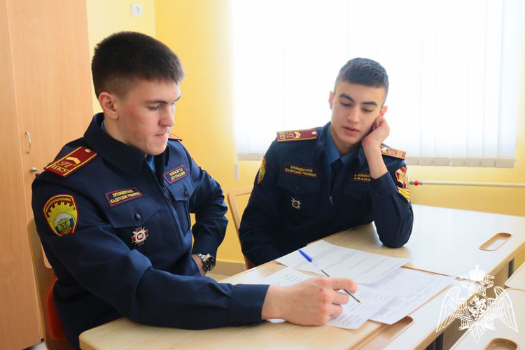 В ОЖИДАНИИ БАЛА