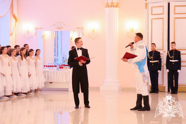 БАЛ? БАЛ… БАЛ!