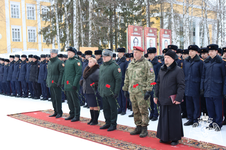 МЫ НИЗКО СКЛОНЯЕМ ГОЛОВЫ ПЕРЕД ВАШИМ БЕССМЕРТИЕМ