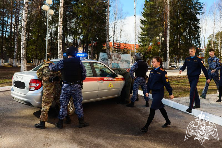 Тяжело в учении — легко в бою!