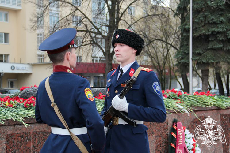 «ПАМЯТИ ПАВШИХ БУДУ ДОСТОИН»