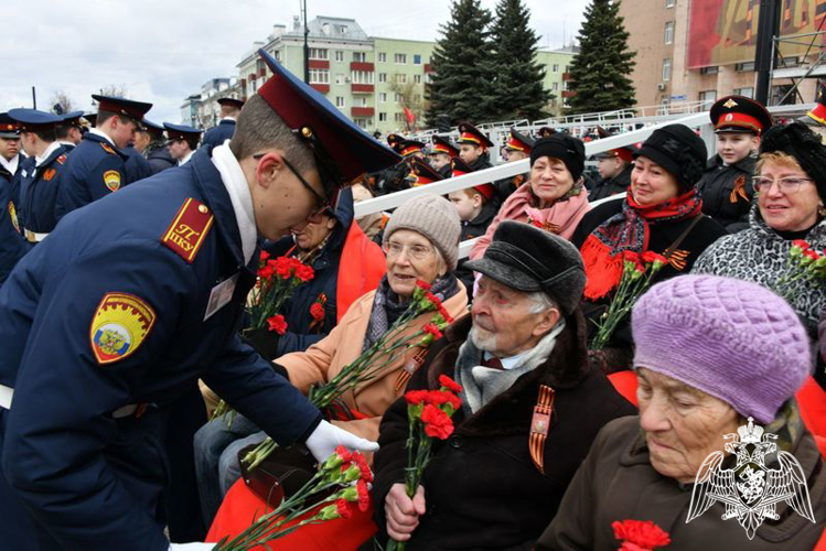 БЕЙ, БАРАБАН, НА ПАРАДЕ ПОБЕДЫ!