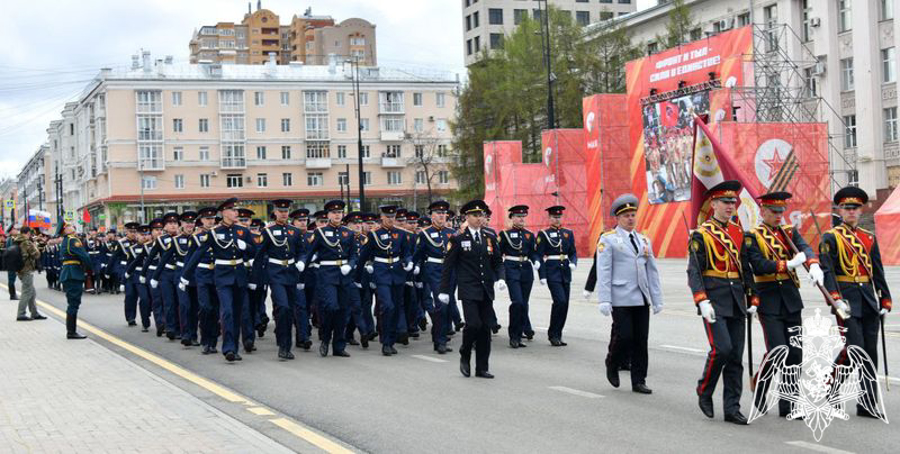 БЕЙ, БАРАБАН, НА ПАРАДЕ ПОБЕДЫ!