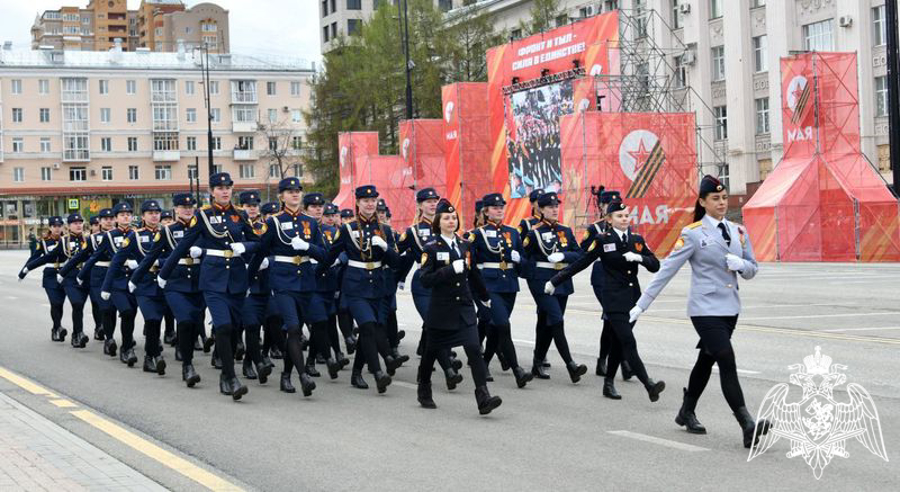 БЕЙ, БАРАБАН, НА ПАРАДЕ ПОБЕДЫ!