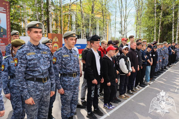 КАДЕТСКАЯ «ЗАРНИЦА» ДЛЯ «УРАЛЬСКОГО ПОДВОРЬЯ»