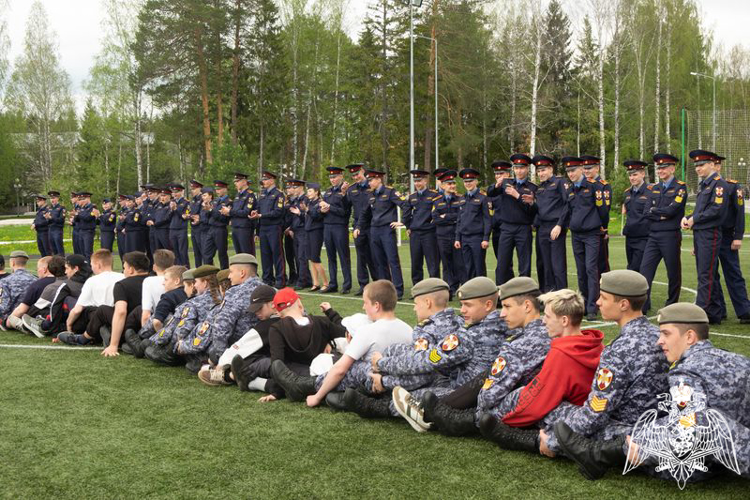 КАДЕТСКАЯ «ЗАРНИЦА» ДЛЯ «УРАЛЬСКОГО ПОДВОРЬЯ»