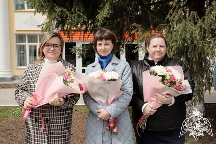 В ПОСЛЕДНИЙ РАЗ ЗВЕНИТ ЗВОНОК