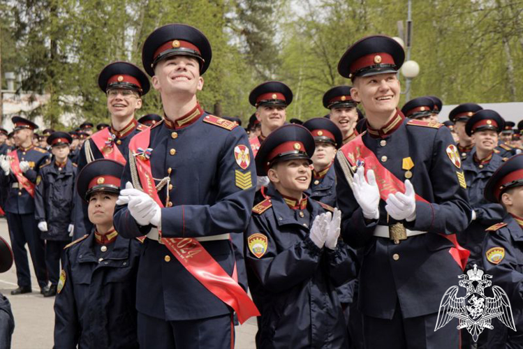 В ПОСЛЕДНИЙ РАЗ ЗВЕНИТ ЗВОНОК