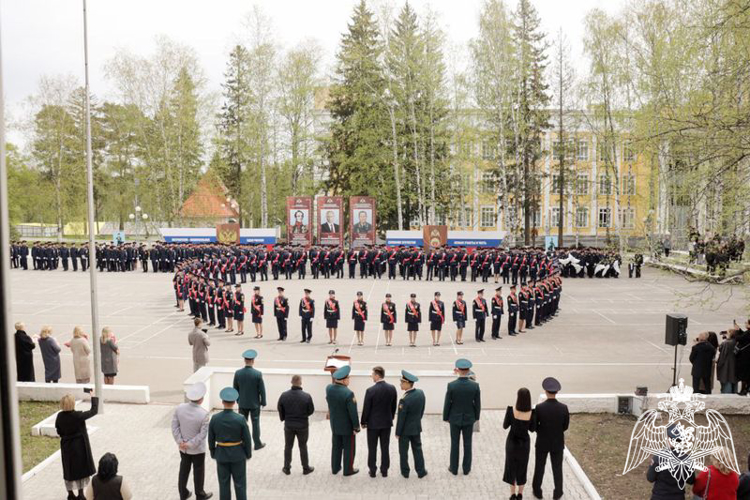 В ПОСЛЕДНИЙ РАЗ ЗВЕНИТ ЗВОНОК