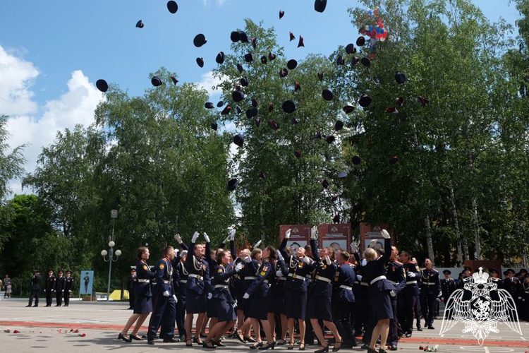 «ДО СВИДАНИЯ, ТОВАРИЩИ КАДЕТЫ!»