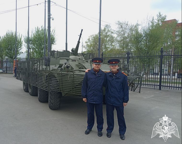 «СЛУЖБА — НАША ЖИЗНЬ, ХОККЕЙ — НАША СТРАСТЬ!»