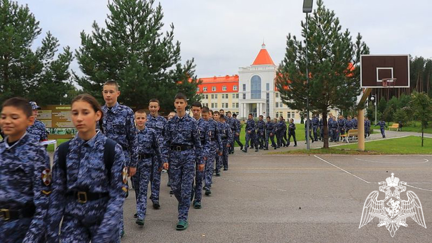 В КАДЕТСКОМ УЧИЛИЩЕ ПРОВЕДЕНА ТРЕНИРОВКА ПО ЭВАКУАЦИИ ОБУЧАЮЩИХСЯ И РАБОТНИКОВ