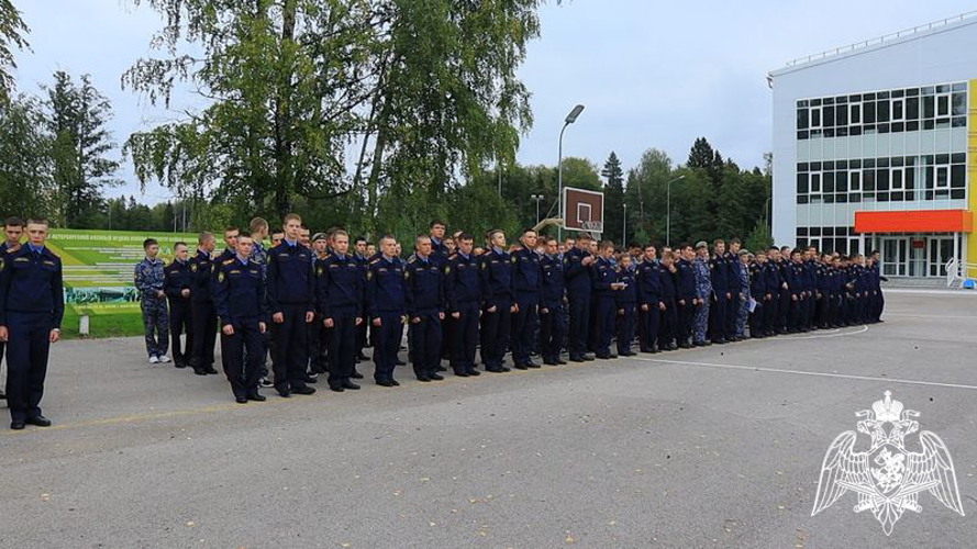 В КАДЕТСКОМ УЧИЛИЩЕ ПРОВЕДЕНА ТРЕНИРОВКА ПО ЭВАКУАЦИИ ОБУЧАЮЩИХСЯ И РАБОТНИКОВ