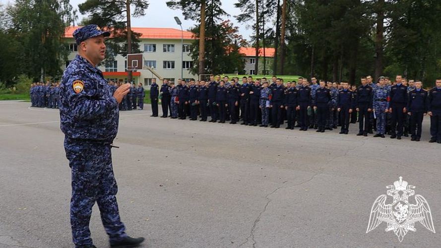В КАДЕТСКОМ УЧИЛИЩЕ ПРОВЕДЕНА ТРЕНИРОВКА ПО ЭВАКУАЦИИ ОБУЧАЮЩИХСЯ И РАБОТНИКОВ