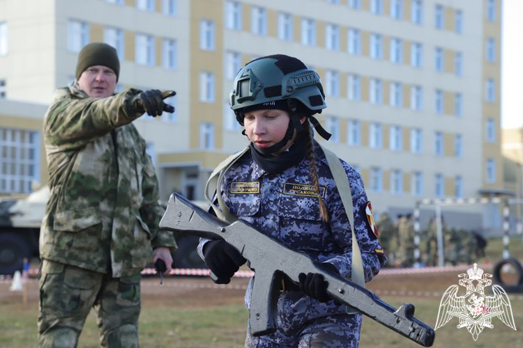 «ГВАРДЕЙСКАЯ СМЕНА» ДЛЯ КАДЕТСКОГО УЧИЛИЩА