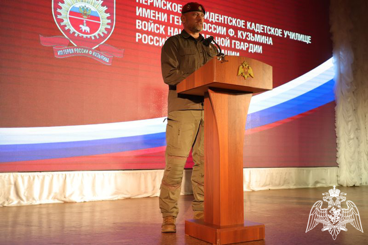 НАДЕЛ БЕРЕТ — ТЕПЕРЬ КАДЕТ!