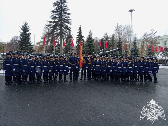 КАДЕТСКОЕ УЧИЛИЩЕ НА ПАРАДЕ ПАМЯТИ В САМАРЕ