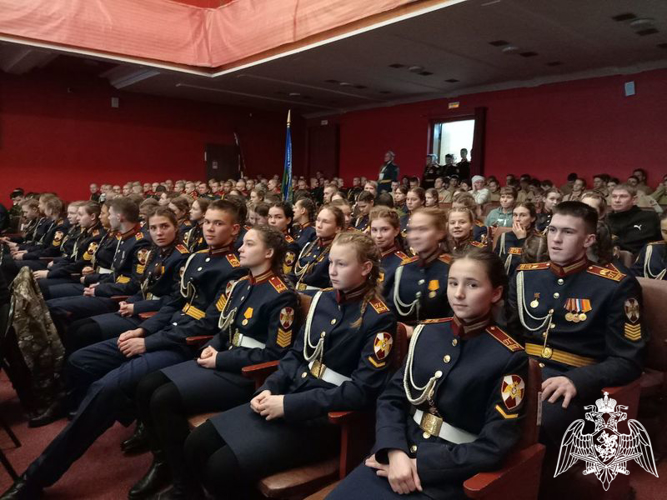КАДЕТСКОЕ УЧИЛИЩЕ НА ПАРАДЕ ПАМЯТИ В САМАРЕ
