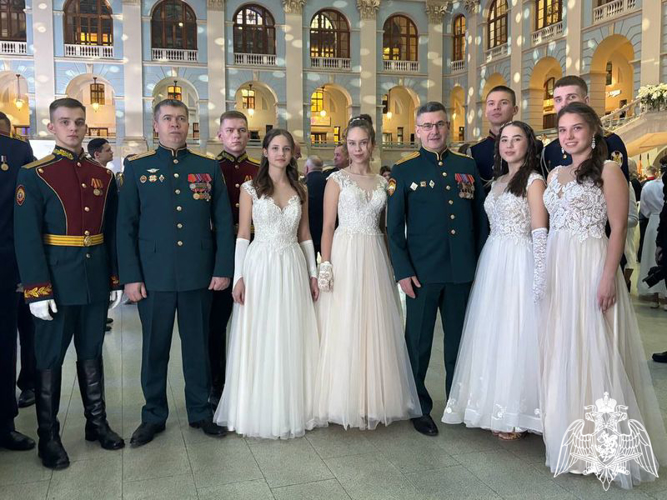 Кадет Ягопасова Диана стала принцессой бала!
