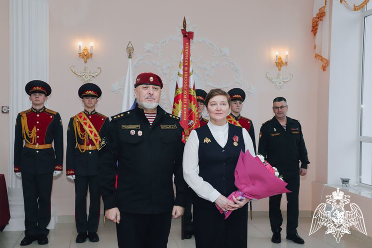 ГЕНЕРАЛ-ПОЛКОВНИК ВОРОБЬЕВ А.О. ВРУЧИЛ НАГРАДЫ ПЕДАГОГАМ И ОБУЧАЮЩИМСЯ КАДЕТСКОГО УЧИЛИЩА