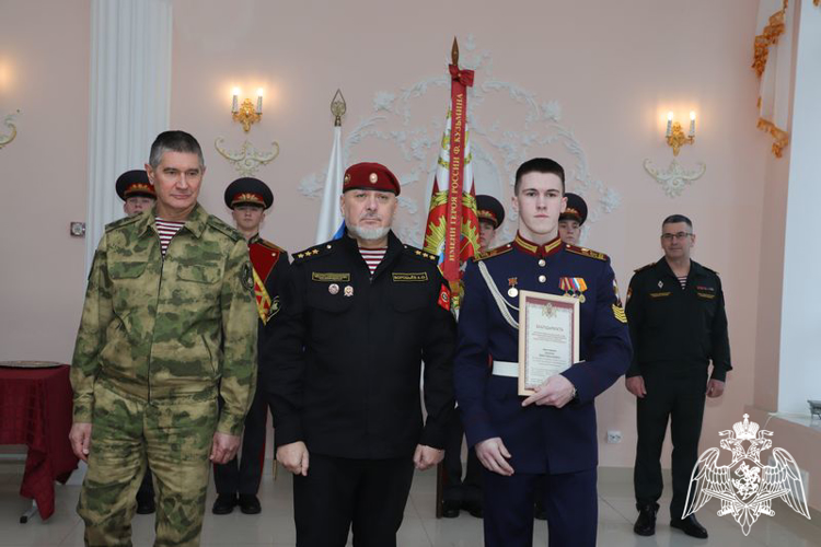 ГЕНЕРАЛ-ПОЛКОВНИК ВОРОБЬЕВ А.О. ВРУЧИЛ НАГРАДЫ ПЕДАГОГАМ И ОБУЧАЮЩИМСЯ КАДЕТСКОГО УЧИЛИЩА