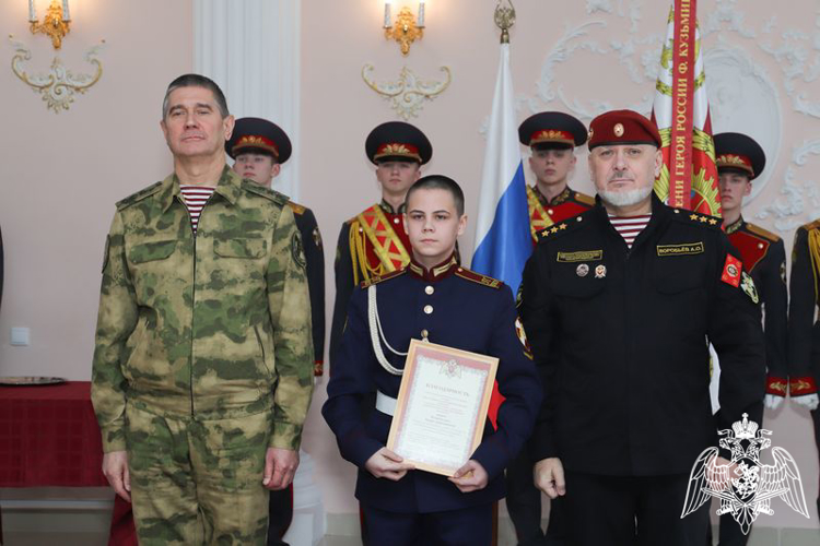 ГЕНЕРАЛ-ПОЛКОВНИК ВОРОБЬЕВ А.О. ВРУЧИЛ НАГРАДЫ ПЕДАГОГАМ И ОБУЧАЮЩИМСЯ КАДЕТСКОГО УЧИЛИЩА