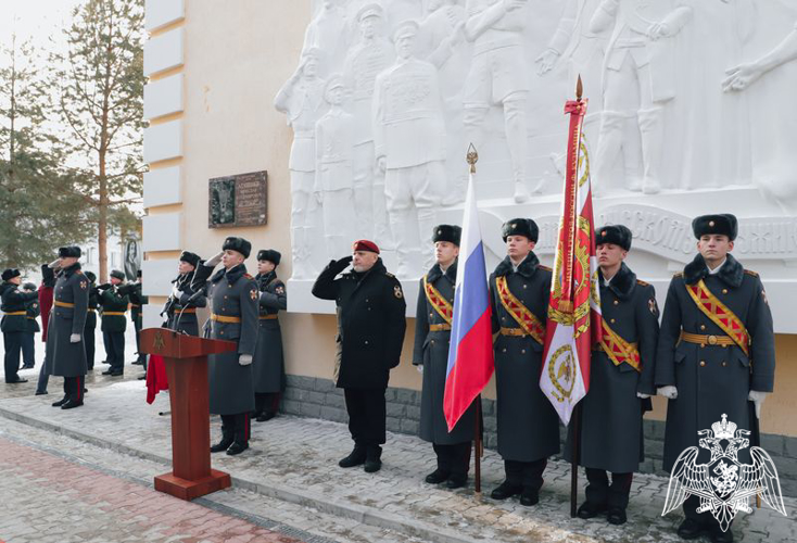 В КАДЕТСКОМ УЧИЛИЩЕ ОТКРЫЛИ МЕМОРИАЛЬНУЮ ДОСКУ, ПОСВЯЩЕННУЮ ПАМЯТИ ВЫПУСКНИКА ВЯЧЕСЛАВА АТЯКШЕВА