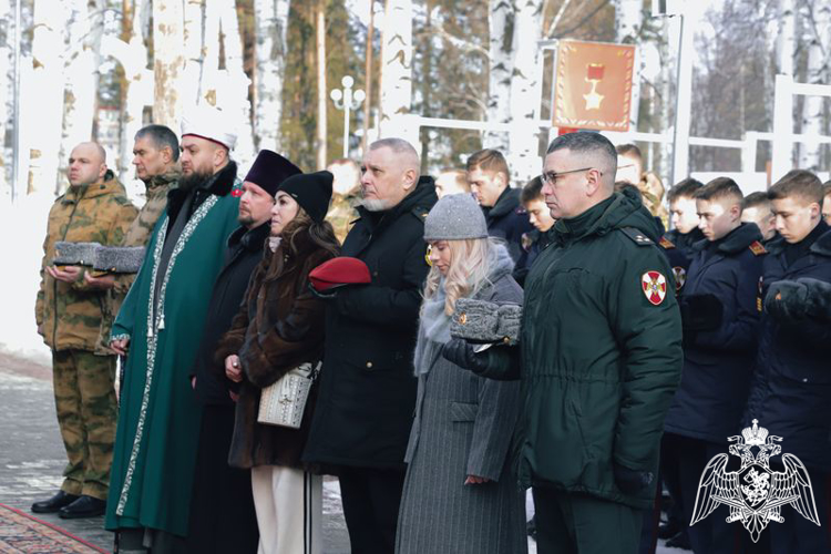 В КАДЕТСКОМ УЧИЛИЩЕ ОТКРЫЛИ МЕМОРИАЛЬНУЮ ДОСКУ, ПОСВЯЩЕННУЮ ПАМЯТИ ВЫПУСКНИКА ВЯЧЕСЛАВА АТЯКШЕВА