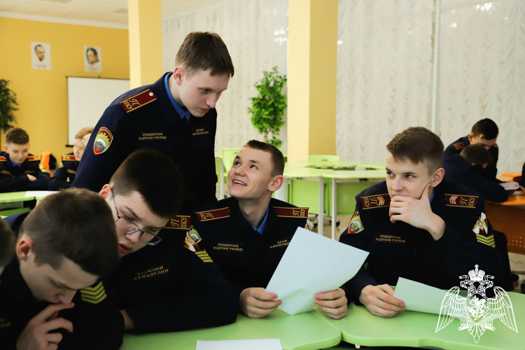 В КАДЕТСКОМ УЧИЛИЩЕ ПРОШЕЛ СЕМИНАР-ТРЕНИНГ ПО НЕОБХОДИМОЙ ОБОРОНЕ