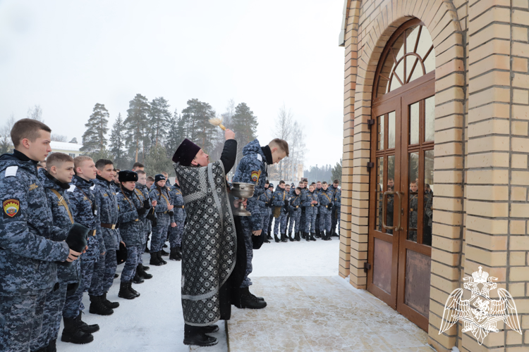10 КЛАССЫ УПРАВЛЯЮТ КАДЕТСКИМ УЧИЛИЩЕМ