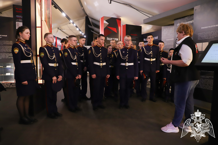 КАДЕТЫ НА ВСТРЕЧЕ С ГУБЕРНАТОРОМ Д.Н. МАХОНИНЫМ